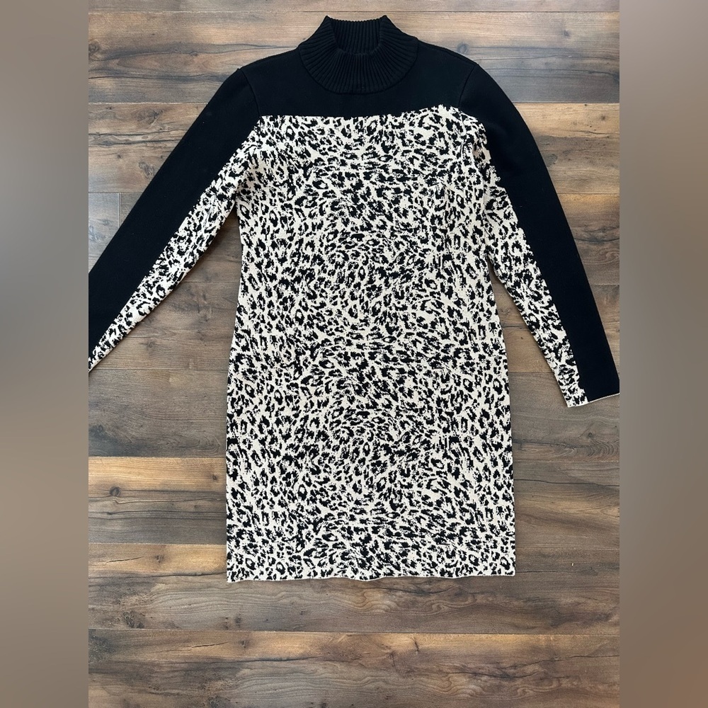 DKNY Leopard Print Sweater Dress M Turtleneck Bodycon Chic - Picture 2 of 5